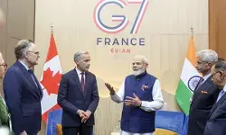 जी-7 समिट में मार्क कार्नी से मिले पीएम मोदी, जी-20 से पहले एफटीए पूरा करने पर हुई चर्चा जी-7 समिट में मार्क कार्नी से मिले पीएम मोदी, जी-20 से पहले एफटीए पूरा करने पर हुई चर्चा