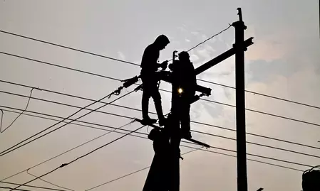 छत्तीसगढ़ में महंगी हुई बिजली, नई टैरिफ दरों का ऐलान छत्तीसगढ़ में महंगी हुई बिजली, नई टैरिफ दरों का ऐलान