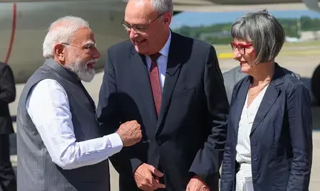 पीएम मोदी का जिनेवा में स्विटजरलैंड के राष्ट्रपति पारमेलिन ने किया स्वागत, जी-7 में शामिल होने फ्रांस जाएंगे पीएम मोदी का जिनेवा में स्विटजरलैंड के राष्ट्रपति पारमेलिन ने किया स्वागत, जी-7 में शामिल होने फ्रांस जाएंगे