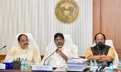 तेलंगाना: सरकार किसानों को प्रीमियम धान किस्मों की खेती के लिए करेगी प्रोत्साहित तेलंगाना: सरकार किसानों को प्रीमियम धान किस्मों की खेती के लिए करेगी प्रोत्साहित