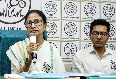 कलकत्ता हाईकोर्ट ने ममता बनर्जी और अभिषेक बनर्जी को कोर्ट की अवमानना का नोटिस भेजा कलकत्ता हाईकोर्ट ने ममता बनर्जी और अभिषेक बनर्जी को कोर्ट की अवमानना का नोटिस भेजा