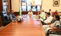 अभिषेक बनर्जी ने लोकसभा अध्यक्ष से मुलाकात कर 20 बागी सांसदों की अयोग्यता की मांग उठाई