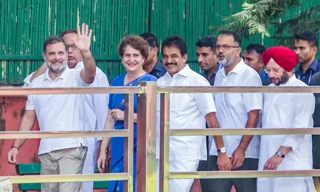 राहुल गांधी की तस्वीर के दुग्धाभिषेक पर भड़के भाजपा नेता, बोले-जो राम के नहीं हुए, वे परशुराम के कैसे हो सकते हैं राहुल गांधी की तस्वीर के दुग्धाभिषेक पर भड़के भाजपा नेता, बोले-जो राम के नहीं हुए, वे परशुराम के कैसे हो सकते हैं