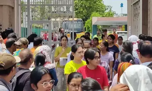 NEET Exam 2026: क्या लेकर जाएं, क्या पहनें? परीक्षा केंद्र जाने से पहले जान लें सभी जरूरी नियम NEET Exam 2026: क्या लेकर जाएं, क्या पहनें? परीक्षा केंद्र जाने से पहले जान लें सभी जरूरी नियम