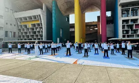 पंजाब और हरियाणा हाईकोर्ट में भी मनाया गया 12वां अंतर्राष्ट्रीय योग दिवस पंजाब और हरियाणा हाईकोर्ट में भी मनाया गया 12वां अंतर्राष्ट्रीय योग दिवस