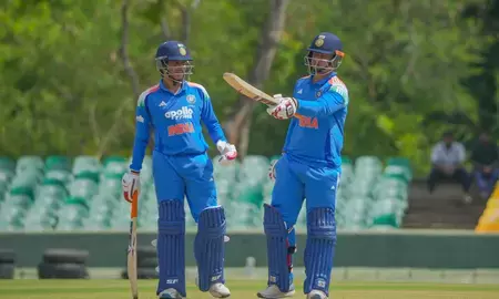 15 साल के वैभव सूर्यवंशी ने तोड़े कई बड़े रिकॉर्ड 15 साल के वैभव सूर्यवंशी ने तोड़े कई बड़े रिकॉर्ड