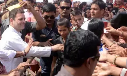 अब यह कांग्रेस का नहीं छात्रों का आन्दोलन बन गया