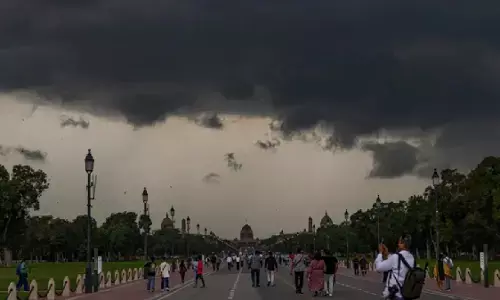मानसून ने पकड़ी रफ्तार: कई राज्यों में भारी बारिश का अलर्ट, दिल्ली में छाएंगे बादल; पूर्वी यूपी और एमपी में लू जारी