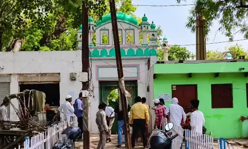 जबर्दस्त का ठेंगा, जबर मारे रोबन न दे!