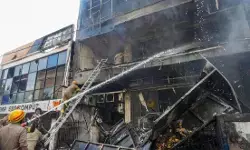 ऊंचे सपनों के साथ आख़िर कब तक झुलसते रहेंगे हमारे मासूम युवा? ऊंचे सपनों के साथ आख़िर कब तक झुलसते रहेंगे हमारे मासूम युवा?
