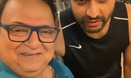 धुरंधर के पिंडा के साथ राकेश बेदी ने जिम में बहाया पसीना धुरंधर के पिंडा के साथ राकेश बेदी ने जिम में बहाया पसीना
