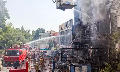 लखनऊ अग्निकांड: केजीएमयू में भर्ती 5 बच्चों को दी गई छुट्टी, गंभीर रूप से घायलों का इलाज जारी लखनऊ अग्निकांड: केजीएमयू में भर्ती 5 बच्चों को दी गई छुट्टी, गंभीर रूप से घायलों का इलाज जारी