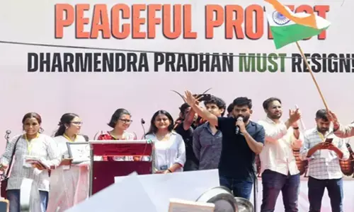कॉकरोच जनता पार्टी ने शुरू किया नया अभियान, डायपर लाएं और अपनी मांग लिखें