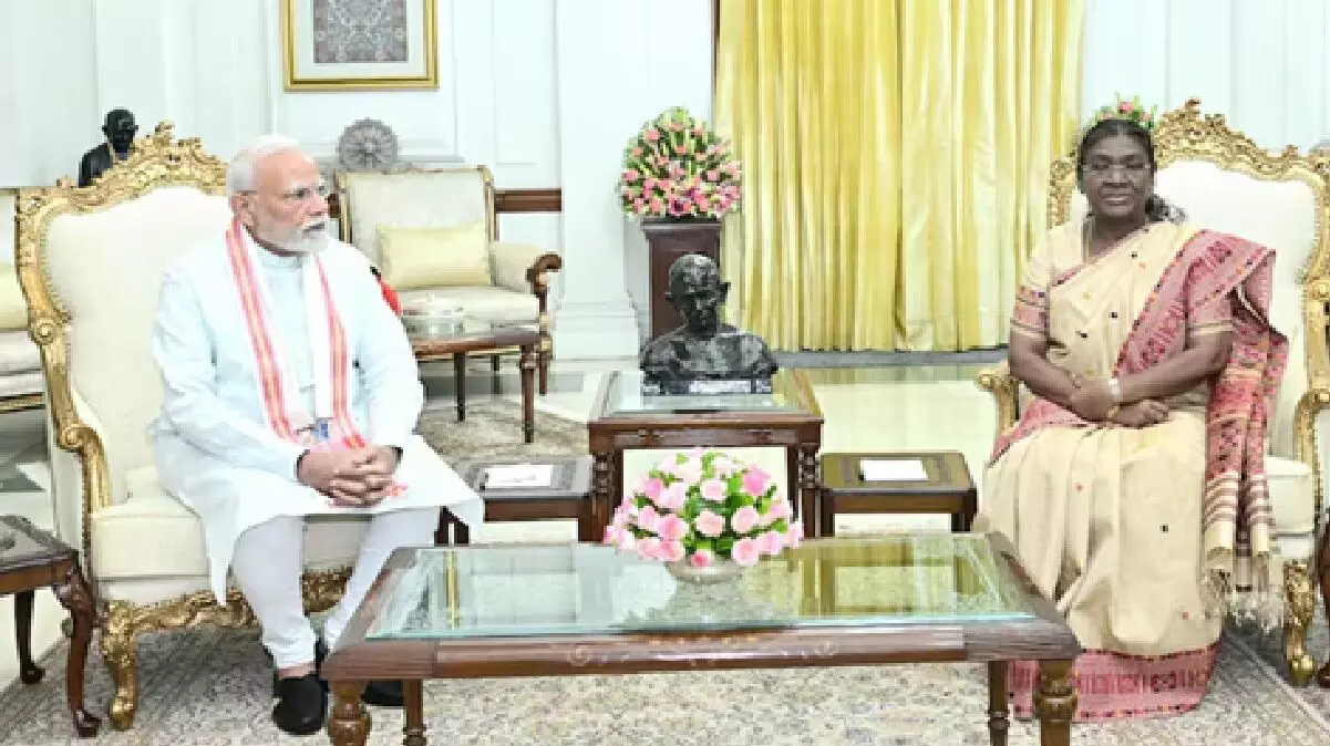 पीएम मोदी की राष्ट्रपति से मुलाकात के चर्चाएं तेज, जल्द हो सकता है केंद्रीय मंत्रिमंडल में फेरबदल पीएम मोदी की राष्ट्रपति से मुलाकात के चर्चाएं तेज, जल्द हो सकता है केंद्रीय मंत्रिमंडल में फेरबदल