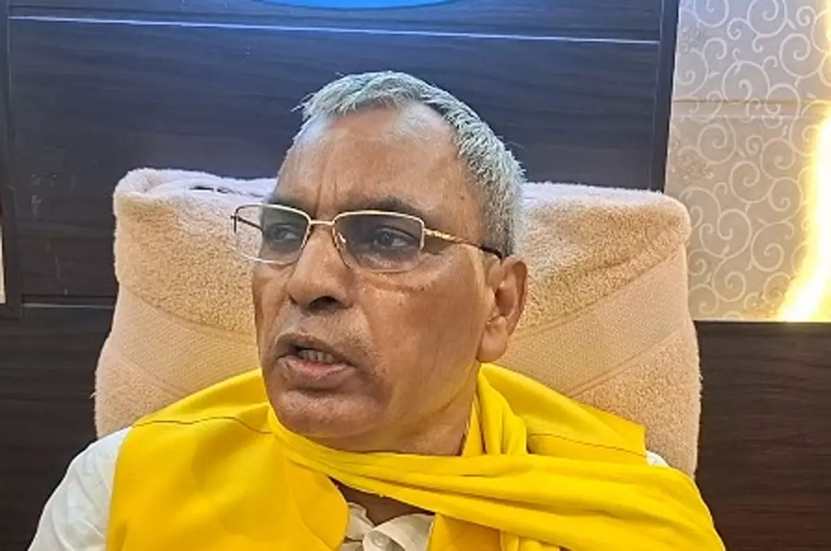 ओपी राजभर का आरोप, अखिलेश ने मध्य प्रदेश में जमीनों में किया निवेश ओपी राजभर का आरोप, अखिलेश ने मध्य प्रदेश में जमीनों में किया निवेश