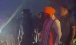कुरुक्षेत्र: सीएम नायब सिंह सैनी ने सड़क हादसे में घायलों को पहुंचाया अस्पताल, दिखाई संवेदनशीलता कुरुक्षेत्र: सीएम नायब सिंह सैनी ने सड़क हादसे में घायलों को पहुंचाया अस्पताल, दिखाई संवेदनशीलता