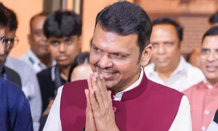 महाराष्ट्र सरकार का किसानों को दिन में 100 प्रतिशत बिजली देने का लक्ष्य: सीएम फडणवीस