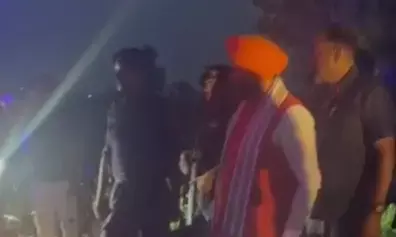 कुरुक्षेत्र: सीएम नायब सिंह सैनी ने सड़क हादसे में घायलों को पहुंचाया अस्पताल, दिखाई संवेदनशीलता कुरुक्षेत्र: सीएम नायब सिंह सैनी ने सड़क हादसे में घायलों को पहुंचाया अस्पताल, दिखाई संवेदनशीलता
