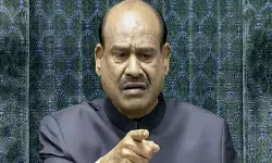 मानसून सत्र से पहले टीएमसी और शिवसेना (यूबीटी) के बागी सांसदों पर आ सकता है बड़ा फैसला, स्पीकर के निर्णय पर टिकी नजरें मानसून सत्र से पहले टीएमसी और शिवसेना (यूबीटी) के बागी सांसदों पर आ सकता है बड़ा फैसला, स्पीकर के निर्णय पर टिकी नजरें