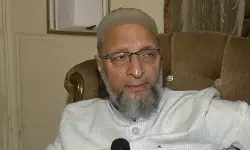 ओवैसी ने एमईए के बयान पर जताई आपत्ति, कहा- पासपोर्ट को नागरिकता से अलग मानना अनुचित ओवैसी ने एमईए के बयान पर जताई आपत्ति, कहा- पासपोर्ट को नागरिकता से अलग मानना अनुचित