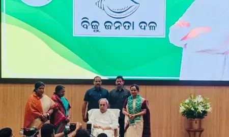 पूर्व आईएएस अधिकारी सुजाता कार्तिकेयन बीजेडी में शामिल, अटकलों पर लगा विराम