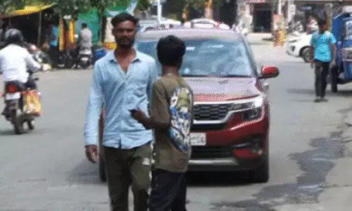 पैसा देंगे गाड़ीवाले तो पैदल वालों को कौन पूछे?