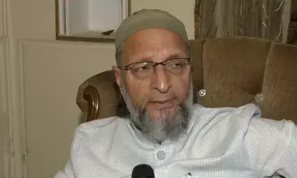 ओवैसी ने एमईए के बयान पर जताई आपत्ति, कहा- पासपोर्ट को नागरिकता से अलग मानना अनुचित