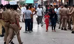 एटा में मोहर्रम जुलूस के दौरान बड़ा हादसा, हाईटेंशन लाइन से टकराया ताजिया, एक युवक की मौत