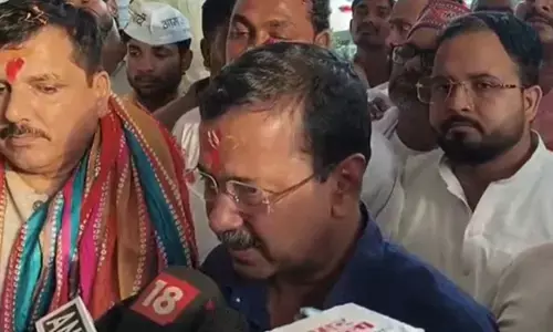 अयोध्या पहुंचे अरविंद केजरीवाल, रामलला के दर्शन के बाद बोले- चढ़ावे की चोरी महापाप, ट्रस्ट पर उठाए सवाल