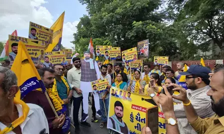 गुजरात: जेल में बंद विधायक के समर्थन में आप का राज्यव्यापी प्रदर्शन, कानूनी लड़ाई लड़ने का संकल्प