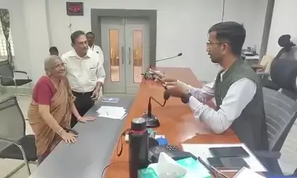 95 साल की उम्र में भारतीय नागरिक बनकर अंतिम सांस लेना चाहती हैं आंध्र प्रदेश की महिला 95 साल की उम्र में भारतीय नागरिक बनकर अंतिम सांस लेना चाहती हैं आंध्र प्रदेश की महिला