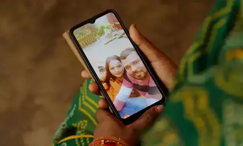 अमेरिकी हमले में छिना घर का कमाऊ सदस्य, अब इंसाफ की बाट जोह रहा भारतीय नाविक का परिवार अमेरिकी हमले में छिना घर का कमाऊ सदस्य, अब इंसाफ की बाट जोह रहा भारतीय नाविक का परिवार