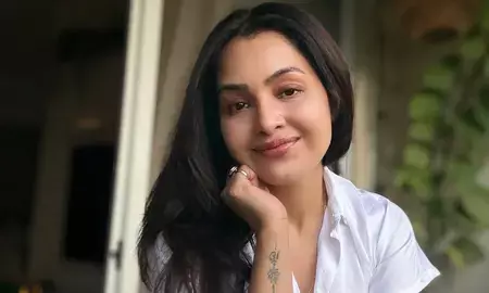 शुभांगी अत्रे बोलीं- शोहरत के बीच भी लगता है अकेलापन, सोशल मीडिया और रिश्तों पर साझा किए विचार शुभांगी अत्रे बोलीं- शोहरत के बीच भी लगता है अकेलापन, सोशल मीडिया और रिश्तों पर साझा किए विचार
