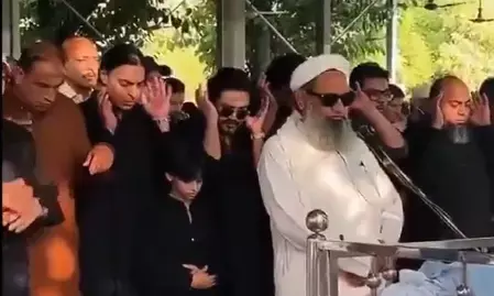शोएब अख्तर के बड़े भाई के जनाजे में शामिल हुआ लश्कर आतंकी सैफुल्लाह कसूरी, भारत को दे चुका है धमकी