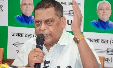 बिहार: नीतीश कुमार से मुलाकात के बाद नीरज कुमार ने आरसीपी सिंह पर निशाना साधा