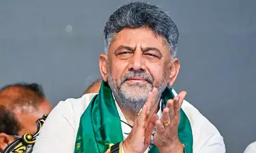 इतिहास बनाना चाहता हूं, जनहित में जमीन देने वालों के सम्मान में बनेगी कृतज्ञता की दीवार : डीके शिवकुमार इतिहास बनाना चाहता हूं, जनहित में जमीन देने वालों के सम्मान में बनेगी कृतज्ञता की दीवार : डीके शिवकुमार