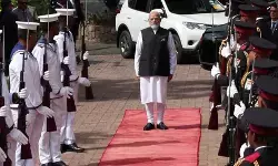 प्रधानमंत्री नरेंद्र मोदी की सेशेल्स यात्रा.. स्टेट हाउस में दिया गया भव्य गार्ड ऑफ ऑनर, द्विपक्षीय और रक्षा सहयोग पर हुई चर्चा प्रधानमंत्री नरेंद्र मोदी की सेशेल्स यात्रा.. स्टेट हाउस में दिया गया भव्य गार्ड ऑफ ऑनर, द्विपक्षीय और रक्षा सहयोग पर हुई चर्चा