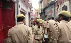 राम मंदिर चढ़ावा मामला: पुलिस ने टिन्नू यादव के घर से आभूषण और दस्तावेज बरामद किए गए राम मंदिर चढ़ावा मामला: पुलिस ने टिन्नू यादव के घर से आभूषण और दस्तावेज बरामद किए गए