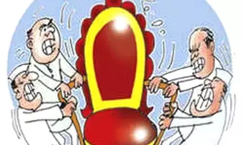 पार्टी निकली या कुर्सी?
