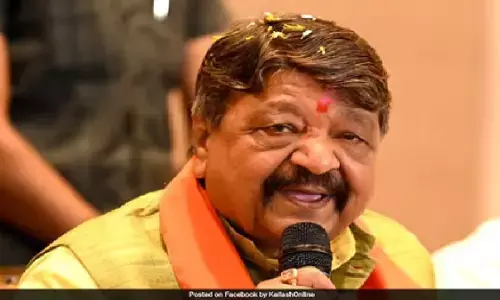 ‘हर अधिकारी खुद को संघ का स्वयंसेवक बता रहा’... कैलाश विजयवर्गीय के बयान से सियासी घमासान, कांग्रेस ने उठाए सवाल