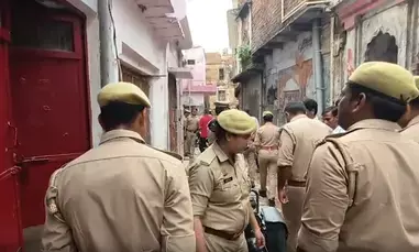 राम मंदिर चढ़ावा मामला: पुलिस ने टिन्नू यादव के घर से आभूषण और दस्तावेज बरामद किए गए