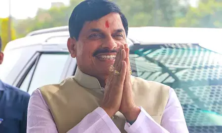 सीएम मोहन यादव लॉन्च करेंगे नीमच-शाजापुर में 950 मेगावाट सोलर पार्क सीएम मोहन यादव लॉन्च करेंगे नीमच-शाजापुर में 950 मेगावाट सोलर पार्क