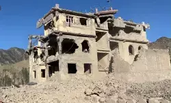 पाकिस्तानी हमले में बच्चों-महिलाओं समेत मारे गए 36 आम लोग पाकिस्तानी हमले में बच्चों-महिलाओं समेत मारे गए 36 आम लोग