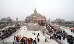 राम मंदिर से हटे अधिकारी: 17 साल बाद अर्जुन देव का ट्रांसफर राम मंदिर से हटे अधिकारी: 17 साल बाद अर्जुन देव का ट्रांसफर