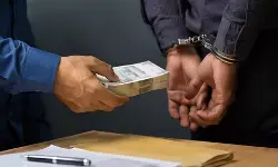 जयपुर: 80,000 रुपए रिश्वत मामले में एसीबी ने नगर निकाय इंजीनियर को किया गिरफ्तार जयपुर: 80,000 रुपए रिश्वत मामले में एसीबी ने नगर निकाय इंजीनियर को किया गिरफ्तार