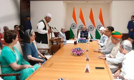 राज्यसभा के लिए पुनर्निर्वाचित कांग्रेस अध्यक्ष मल्लिकार्जुन खड़गे ने ली सदस्यता की शपथ,विपक्ष को मिलेगी और मजबूती