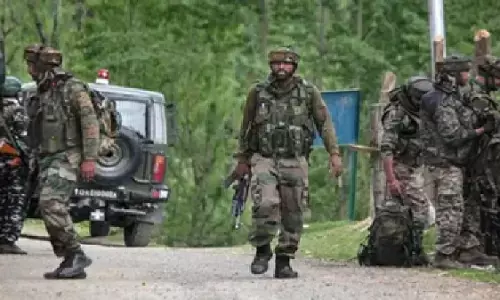सोपोर में सुरक्षाबलों की बड़ी कार्रवाई: AK-47, ग्रेनेड और गोला-बारूद बरामद, आतंकियों की साजिश नाकाम