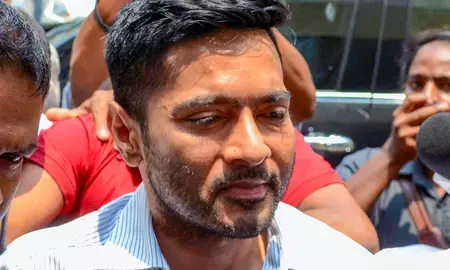 हाई कोर्ट ने अभिषेक बनर्जी के घर पर हुई छापेमारी से जुड़ी याचिका पर बंगाल पुलिस से जवाब मांगा