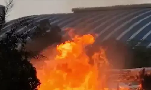 हल्दिया रिफाइनरी में भीषण आग: 15 झुलसे, 6 की हालत गंभीर; ग्रीन कॉरिडोर से कोलकाता भेजे जा रहे घायल