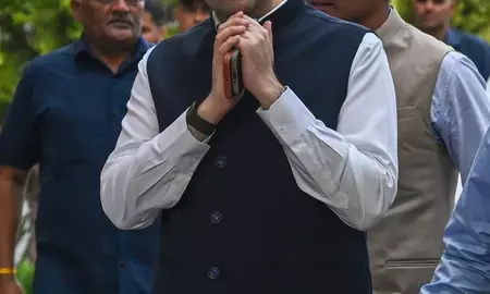 राघव चड्ढा को दिल्ली हाईकोर्ट से आंशिक राहत, पांच आपत्तिजनक पोस्ट हटाने का दिया आदेश राघव चड्ढा को दिल्ली हाईकोर्ट से आंशिक राहत, पांच आपत्तिजनक पोस्ट हटाने का दिया आदेश